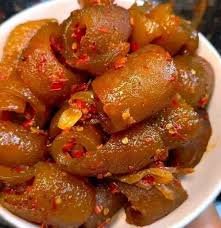 Spicy Pomo (Cow Skin)